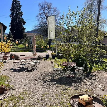 Goldiger Hirsch Mit Gemeinschaftskueche 3*