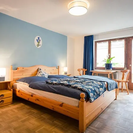 Goldiger Hirsch Bed & Breakfast