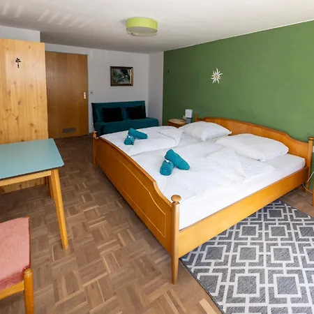 Goldiger Hirsch Mit Gemeinschaftskueche 3* Immenstadt im Allgäu