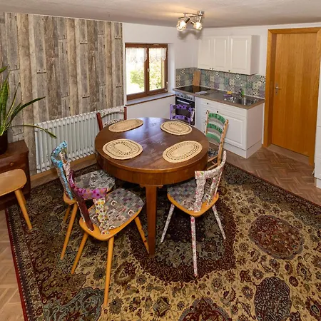 Goldiger Hirsch Mit Gemeinschaftskueche Bed & Breakfast 3*