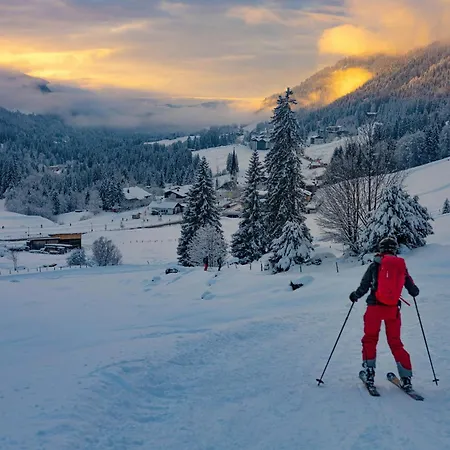 Goldiger Hirsch Mit Gemeinschaftskueche 3* Immenstadt im Allgäu