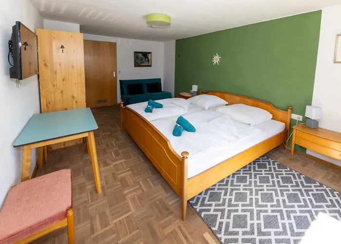 Goldiger Hirsch Mit Gemeinschaftskueche 3* Immenstadt im Allgäu